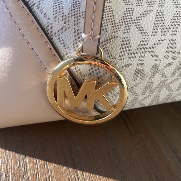 Michael Kors Nicole Large Tote, Previously Owned - Picture 3 of 14